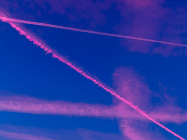 Sky, Condensation trails
